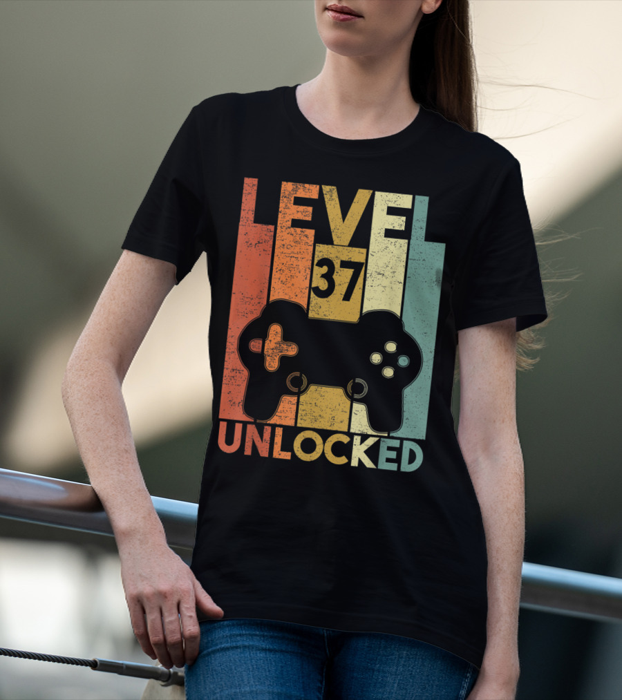 Level 37 Unlocked 1983 Birthday Gaming Controller T-Shirt