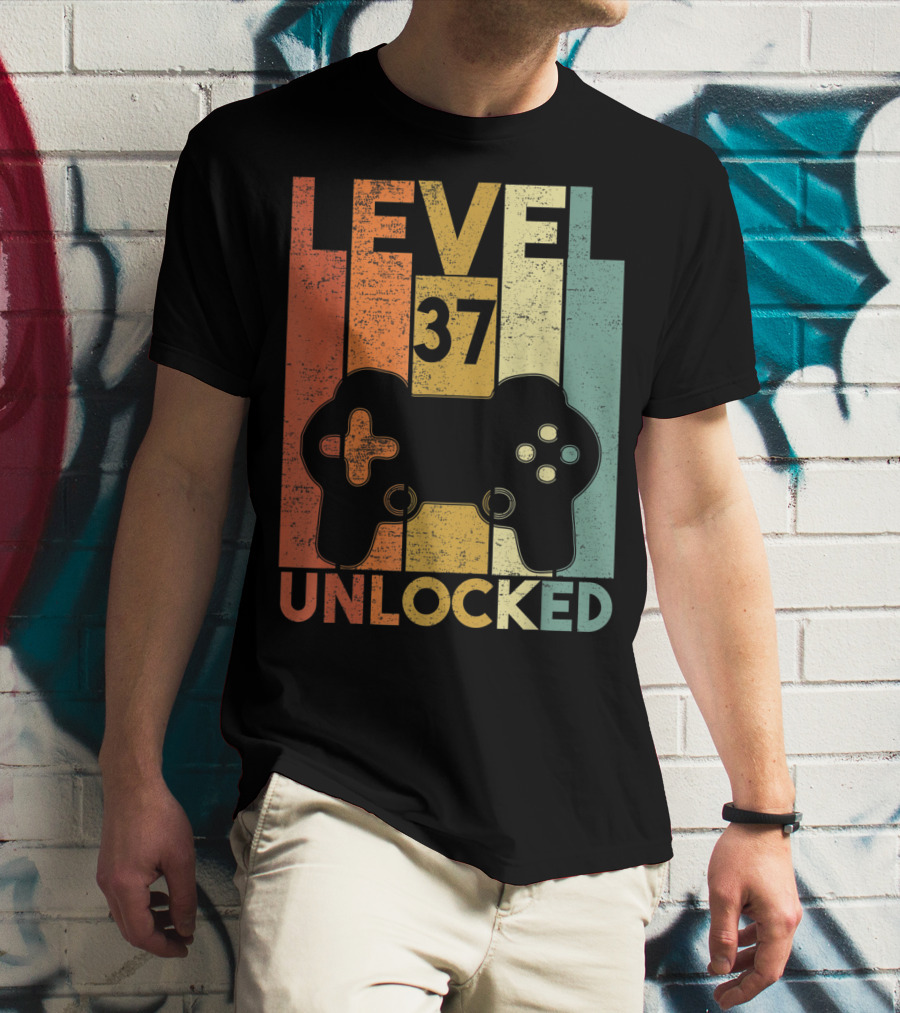 Level 37 Unlocked 1983 Birthday Gaming Controller T-Shirt