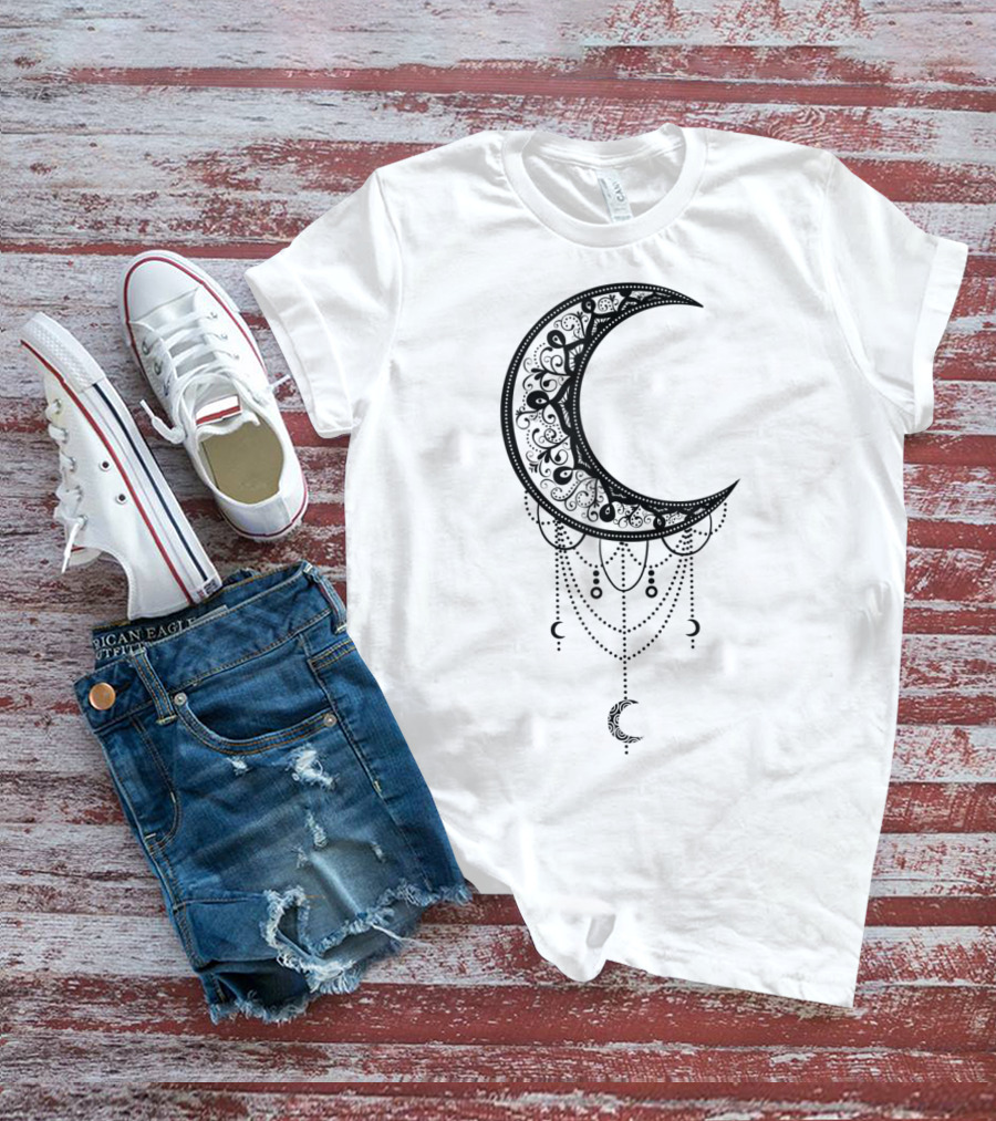 Beautiful Black Crescent Moon Dreamcatcher Design With Intricate Patterns And Hanging Beads T-Shirt