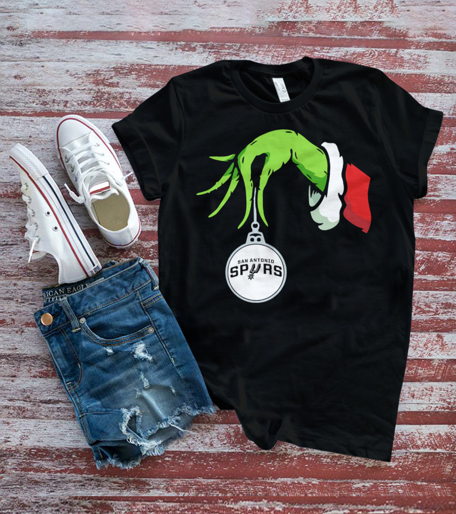 The Grinch Holding San Antonio Spurs T-Shirt