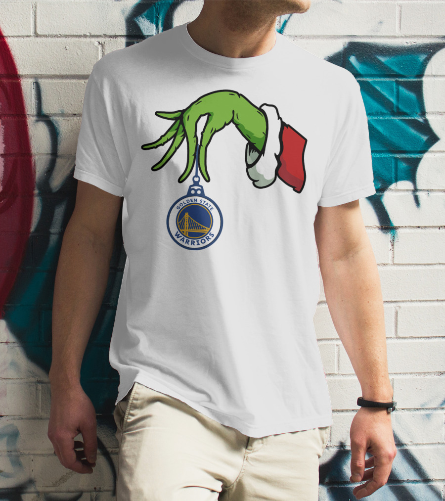 The Grinch Hand Holding Golden State Warriors T-Shirt