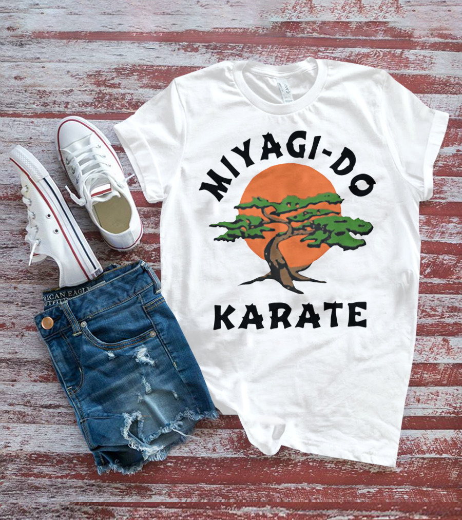 Miyagi-Do Karate Bonsai Tree With Sun Background T-Shirt