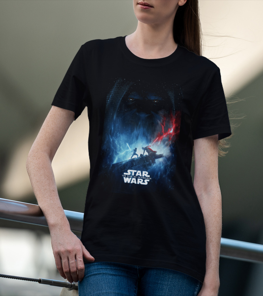 Star Wars The Rise Of Skywalker Epic Duel With Red And Blue Lightsabers T-Shirt