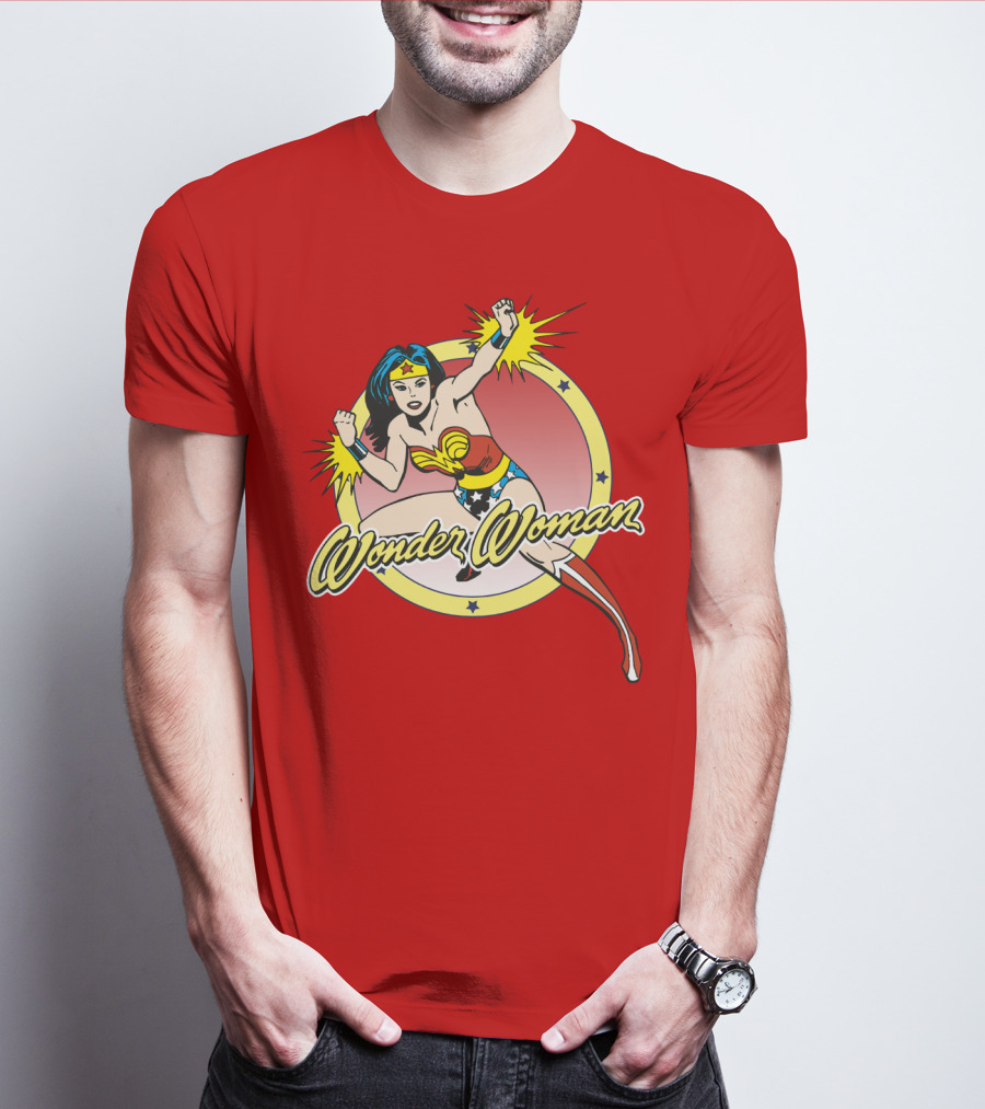 Wonder Woman Dynamic Heroic Pose Comic T-Shirt