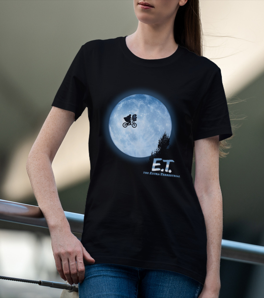 E.T. The Extra-Terrestrial Bicycle Silhouette Against Full Moon T-Shirt