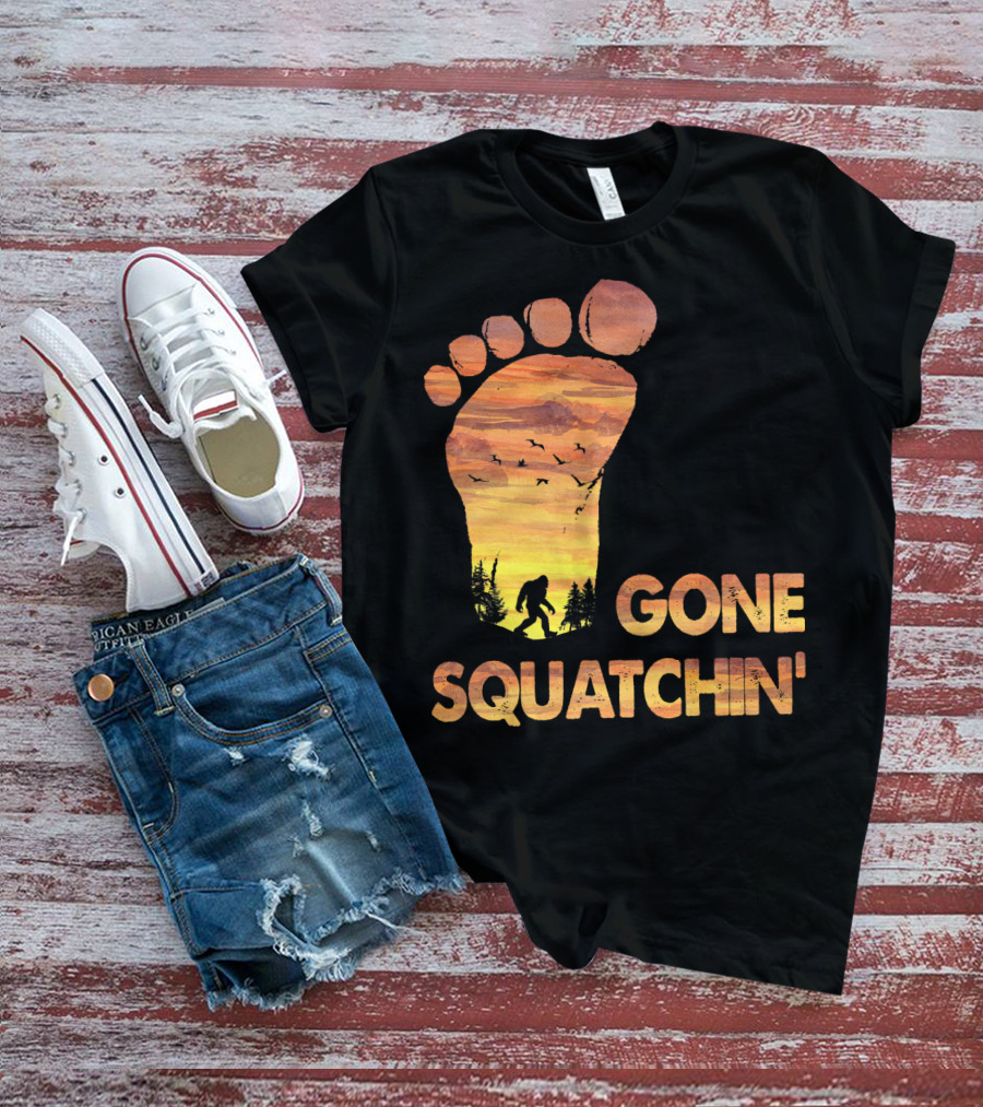 Bifoot Gone Squatchin Footprint Silhouette With Bigfoot And Mountain Sunset Scene T-Shirt