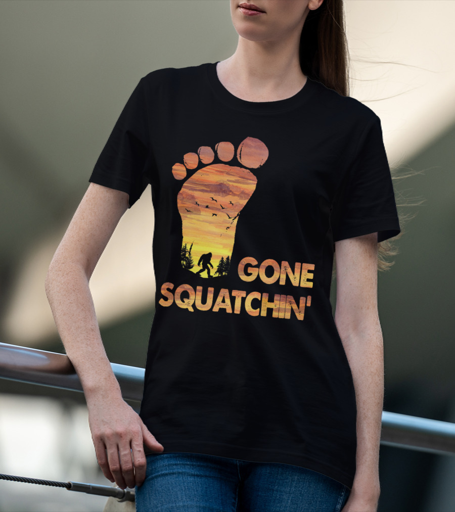 Bifoot Gone Squatchin Footprint Silhouette With Bigfoot And Mountain Sunset Scene T-Shirt