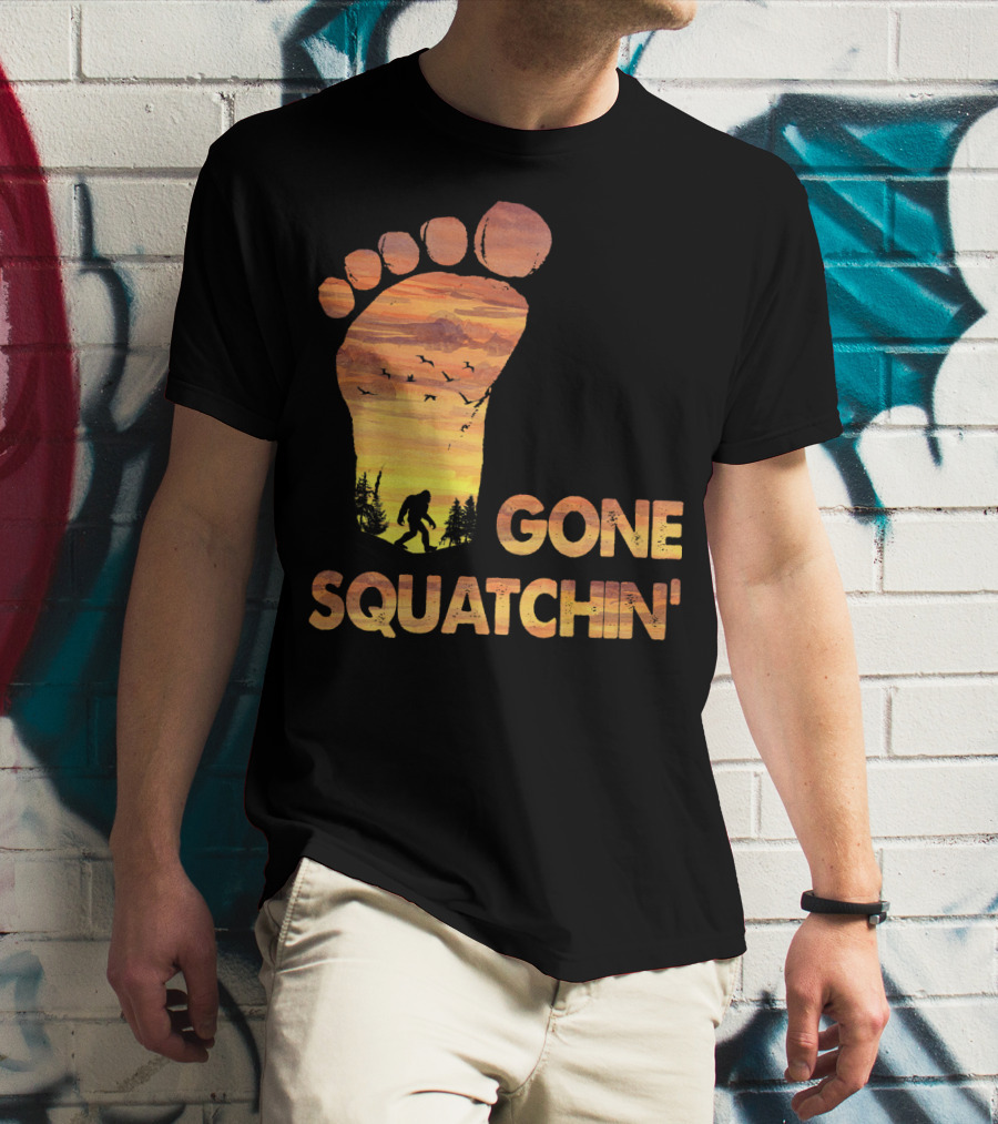 Bifoot Gone Squatchin Footprint Silhouette With Bigfoot And Mountain Sunset Scene T-Shirt
