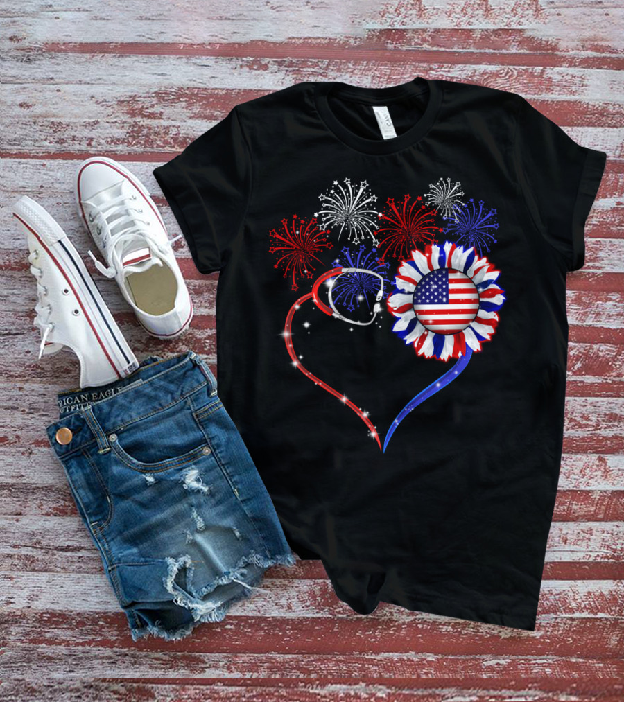 Nurse Patriotic Heart With American Flag And Fireworks T-Shirt