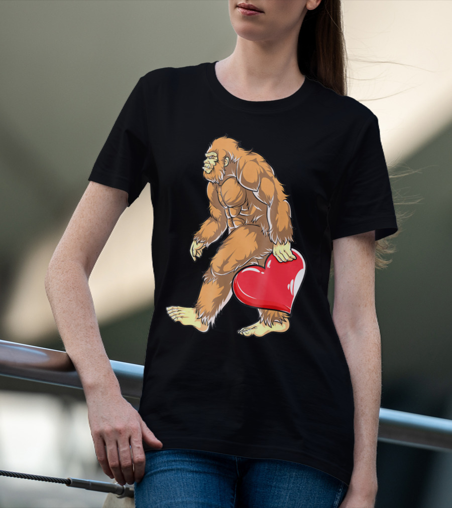 Valentine's Day Bigfoot Holding Heart Sasquatch Love For Men T-Shirt