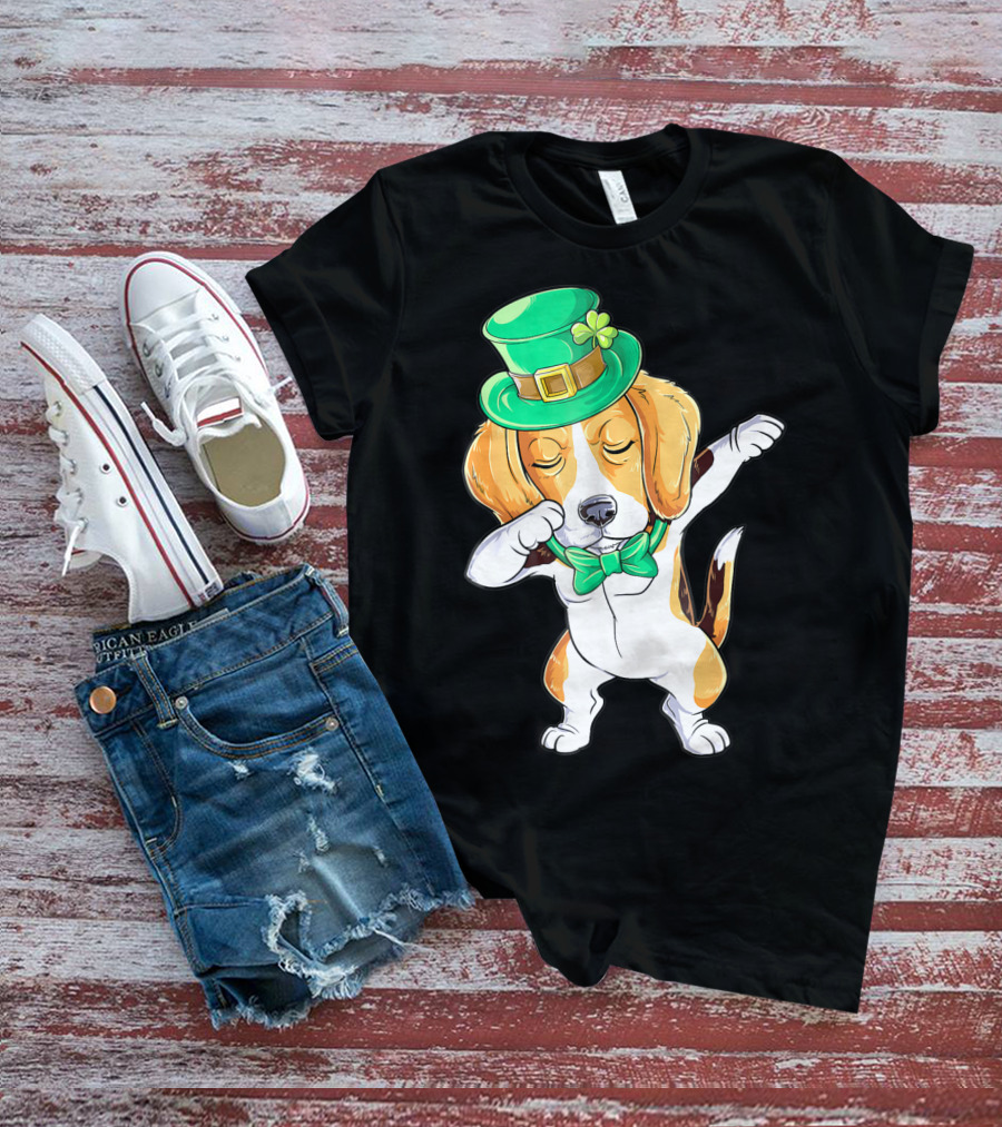 Dabbing Beagle In St Patricks Day Leprechaun Hat And Bowtie T-Shirt