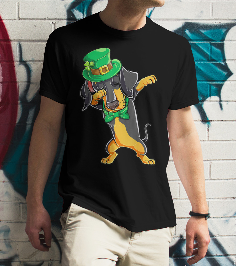 Dabbing Dachshund St Patricks Day Leprechaun Hat And Bow Tie T-Shirt