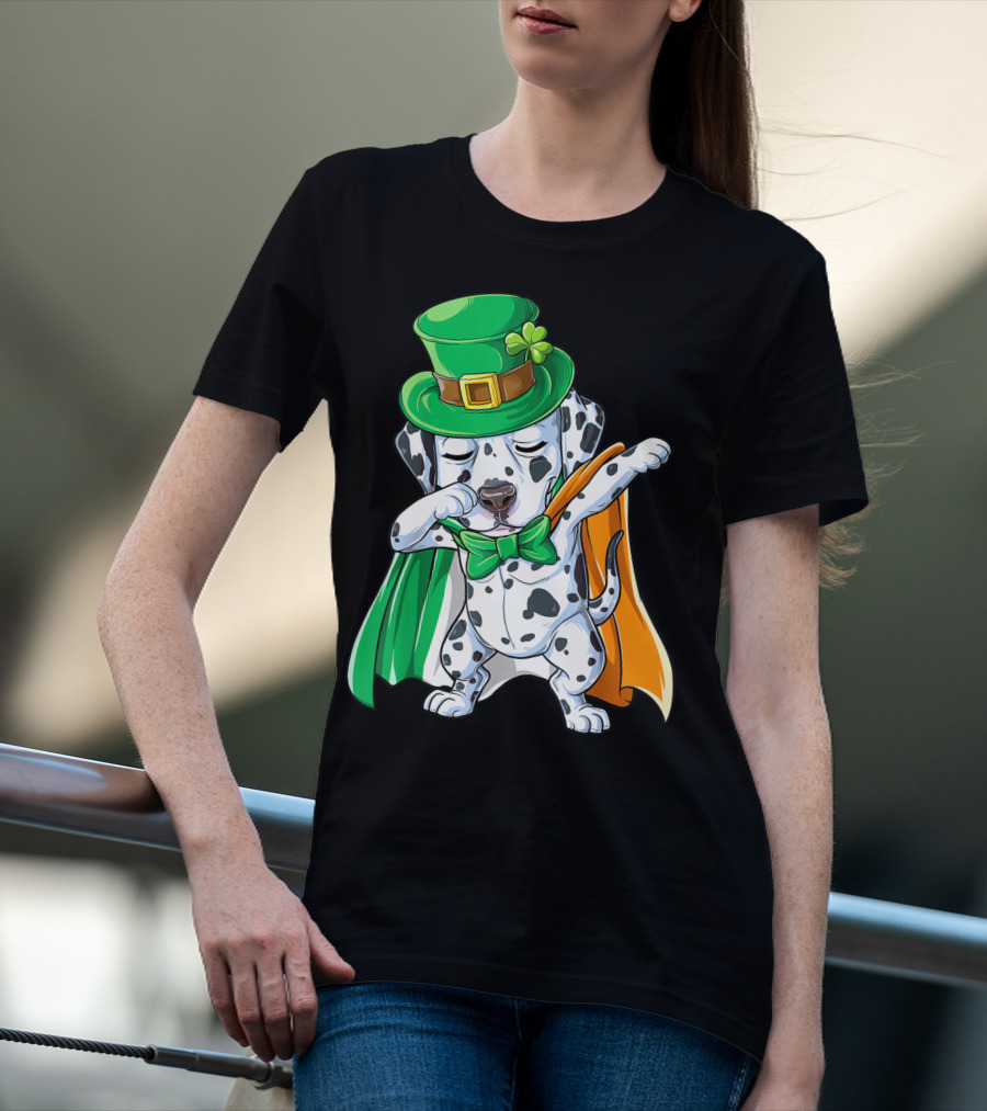 Dabbing Dalmatian St Patricks Day Leprechaun Irish Dog With Green Hat And Cape T-Shirt