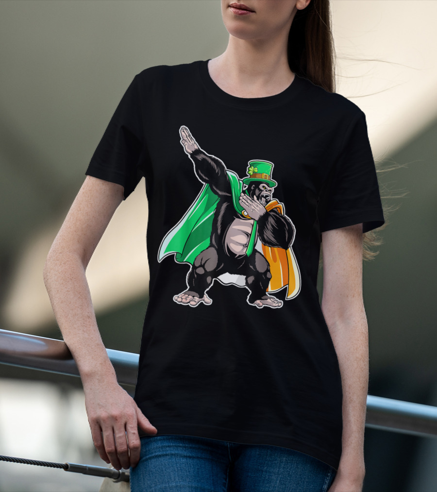 Dabbing Gorilla St Patricks Day Men Leprechaun Irish Cape T-Shirt