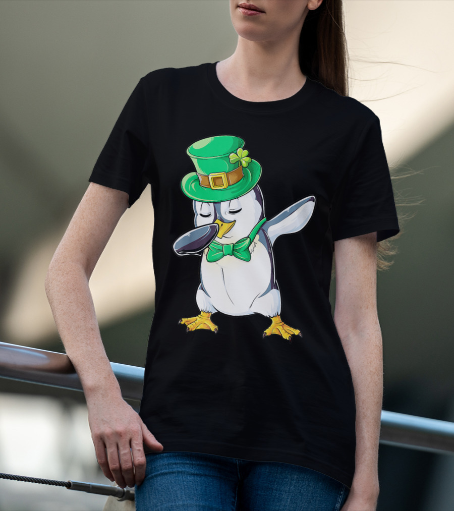 Dabbing Penguin St Patricks Day Leprechaun Hat And Bow Tie T-Shirt