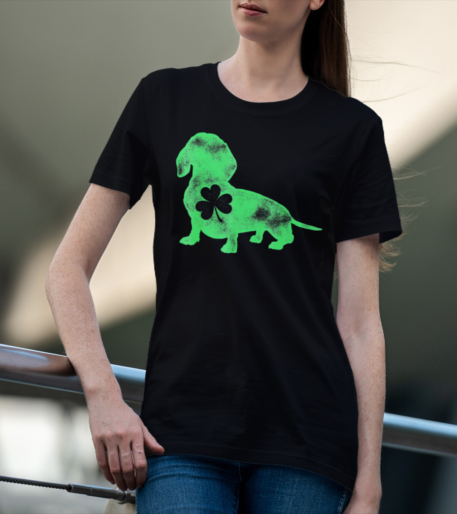 Dachshund Shamrock St Patricks Day Dog Lover Men T-Shirt