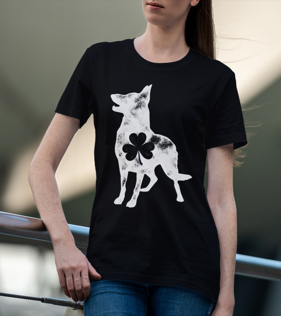German Shepherd Dog With Shamrock St Patricks Day Men T-Shirt