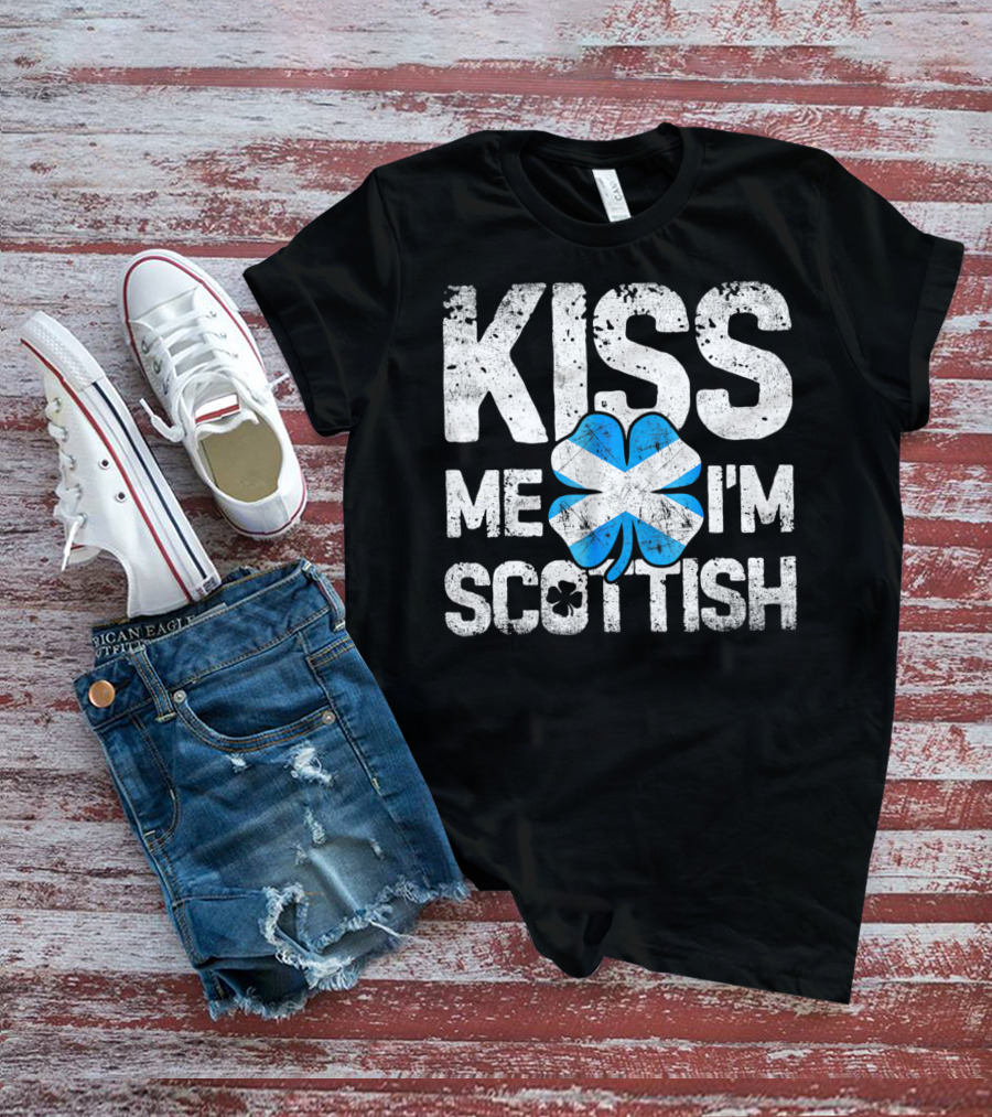 Kiss Me I'm Scottish Scotland Flag Clover St. Patrick's Day T-Shirt