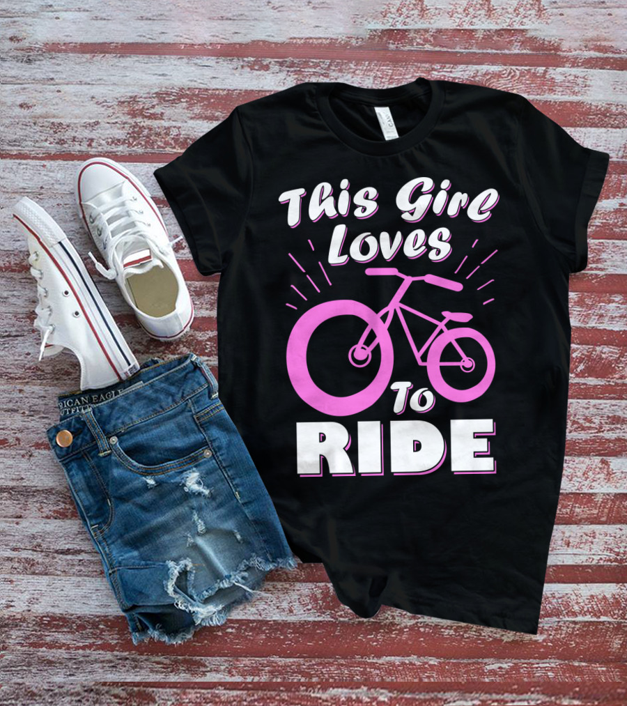 This Girl Loves To Ride Pink Bicycle Enthusiast T-Shirt