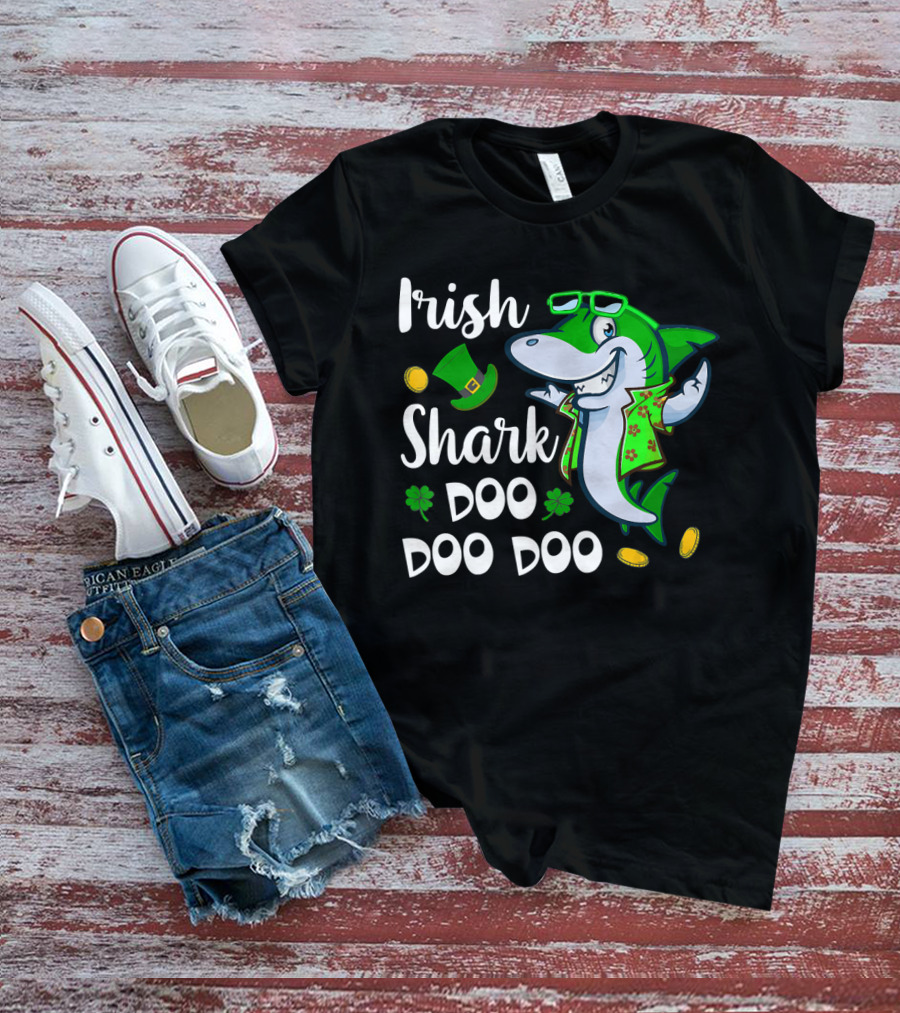 Irish Shark Doo Doo Doo St Patrick Day Leprechaun Hat Coins Shamrock T-Shirt