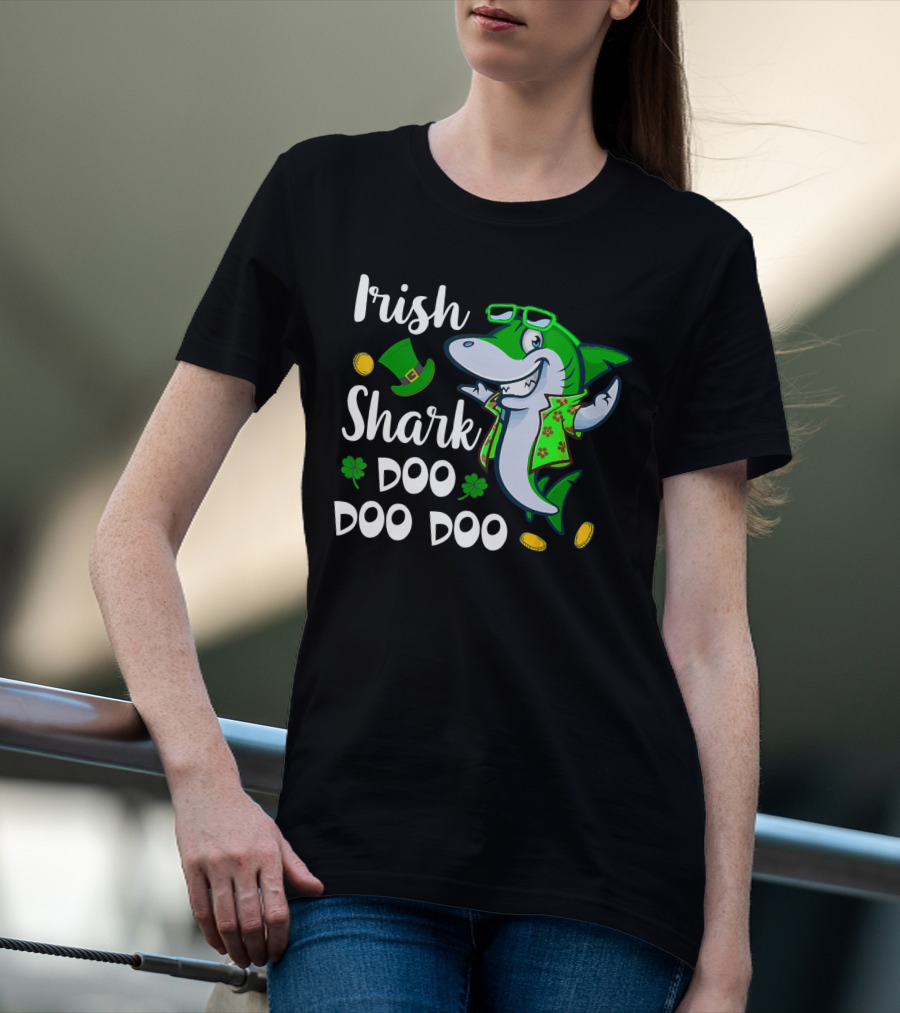 Irish Shark Doo Doo Doo St Patrick Day Leprechaun Hat Coins Shamrock T-Shirt