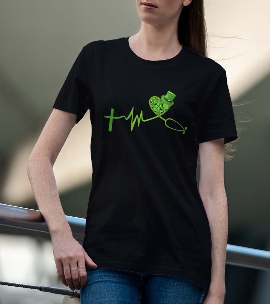 Nurse Heartbeat Irish Shamrock St Patrick Day Top Hat T-Shirt