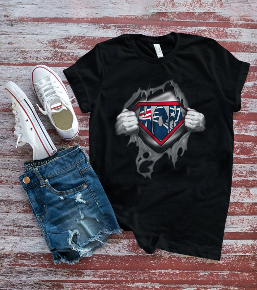 SUPER MOM PATRIOTS HERO LOGO FLAG T-Shirt