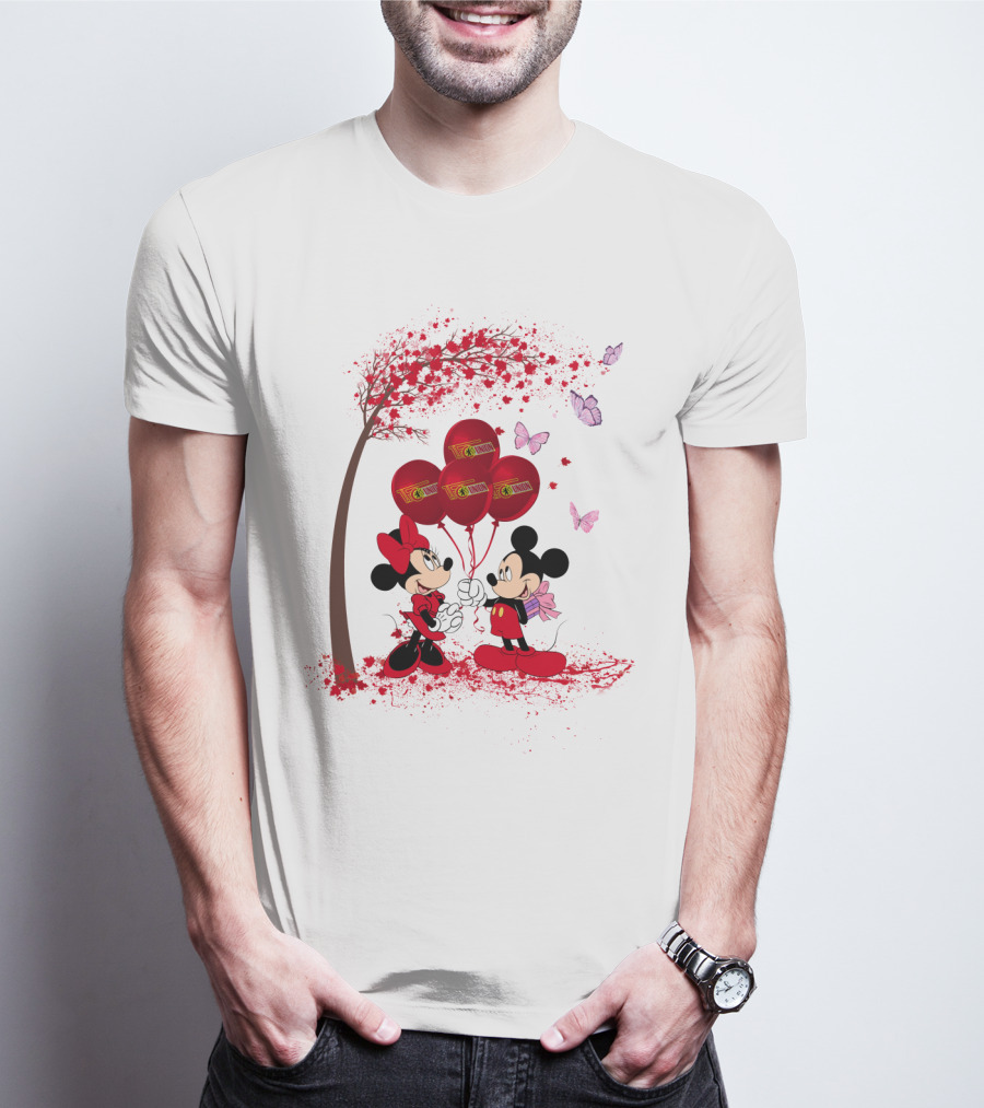 Minnie And Mickey Mouse Holding 1 FC Union Berlin Balloons With Tree And Butterflies T-Shirt