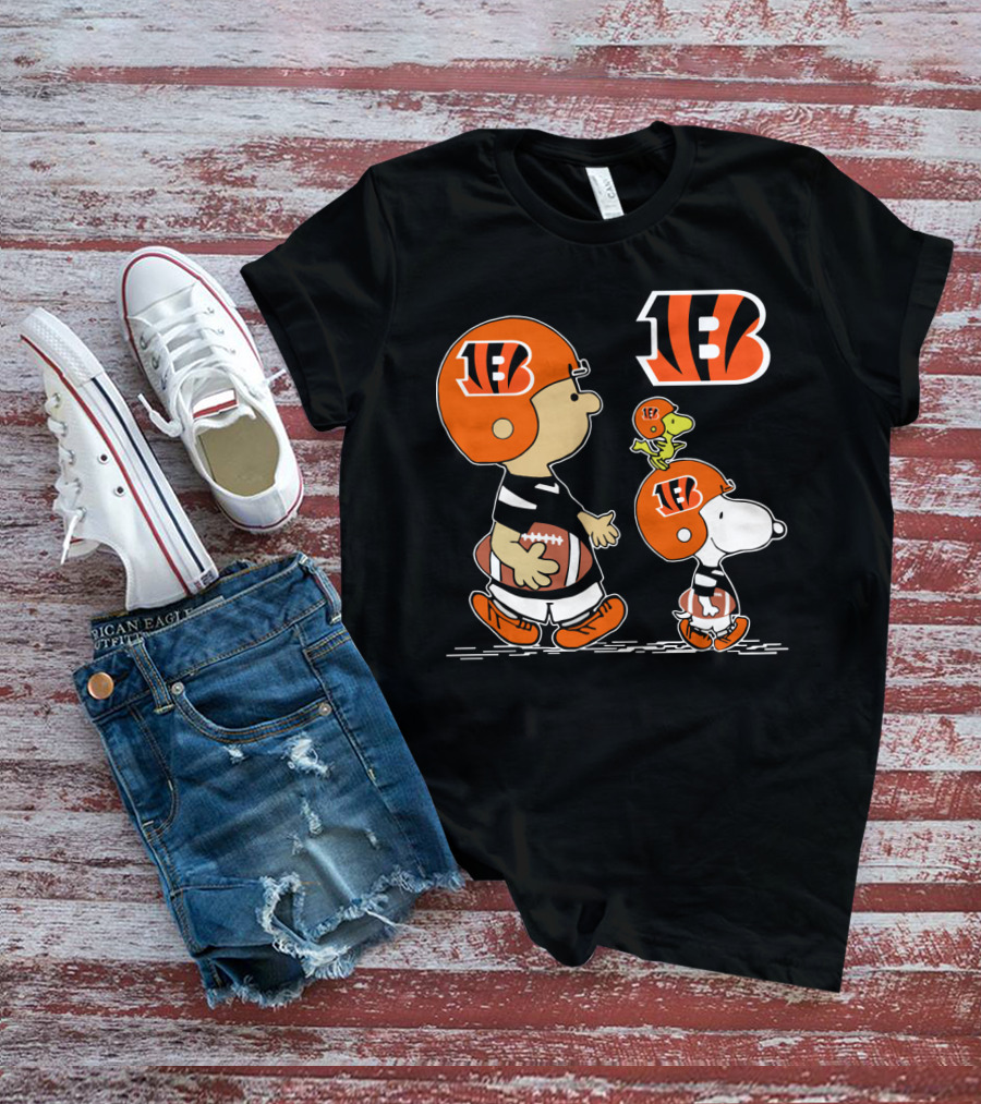 Bengals Snoopy Woodstock Football Gear With Helmet Peanuts Charlie Brown T-Shirt