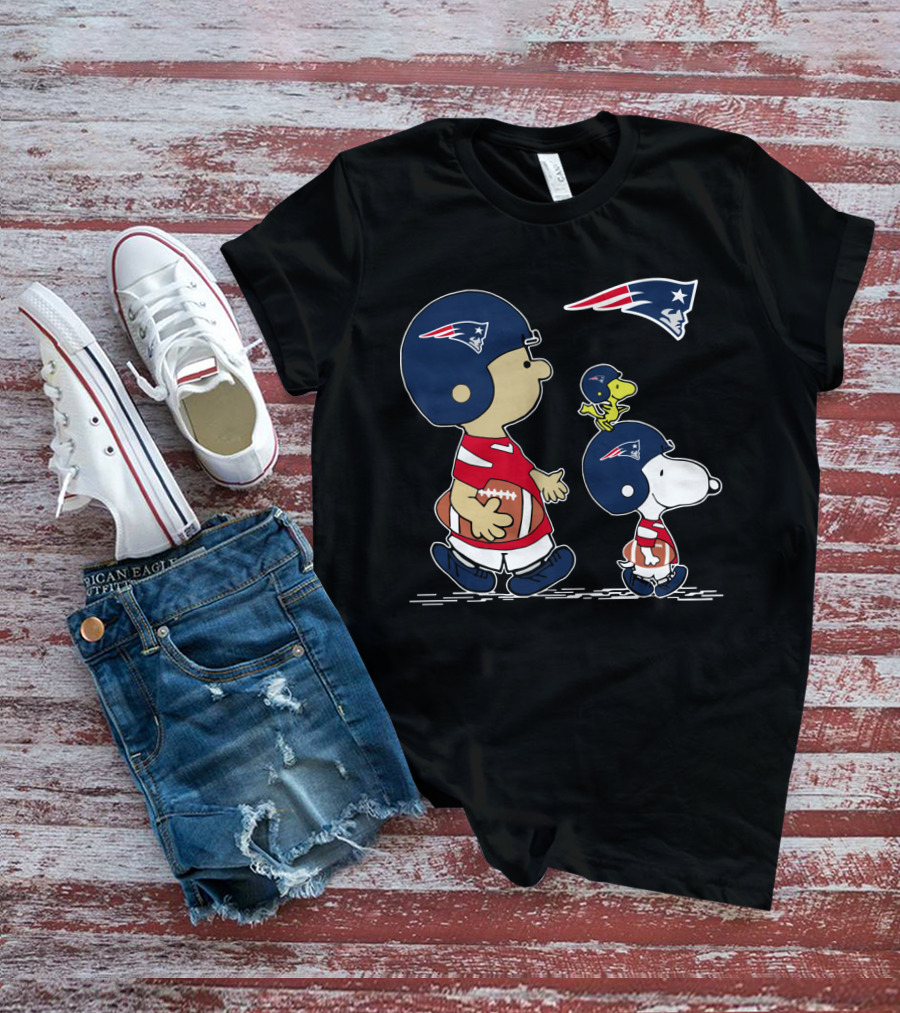 New England Patriots Snoopy And Woodstock Football Team Spirit T-Shirt