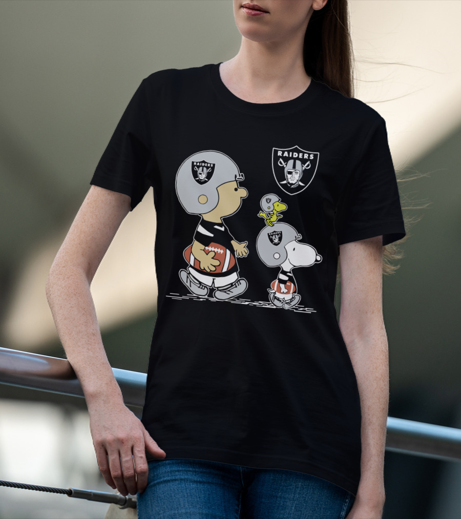 Raiders Snoopy Charlie Brown Woodstock Football Team Helmets T-Shirt