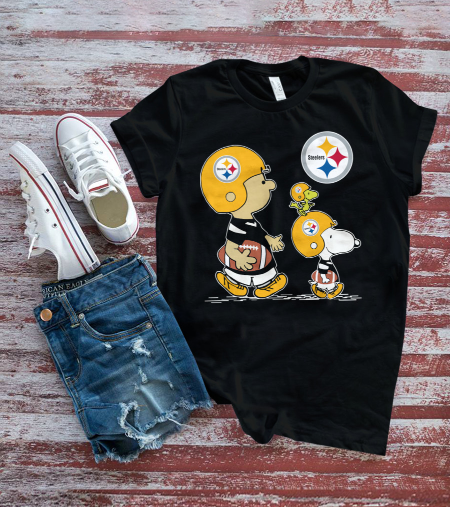 Steelers Snoopy And Peanuts Characters With Football Helmets T-Shirt