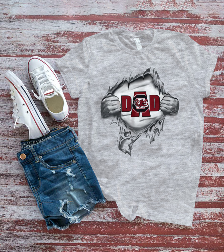 Gamecocks Dad Superhero Tearing Metal Hands T-Shirt