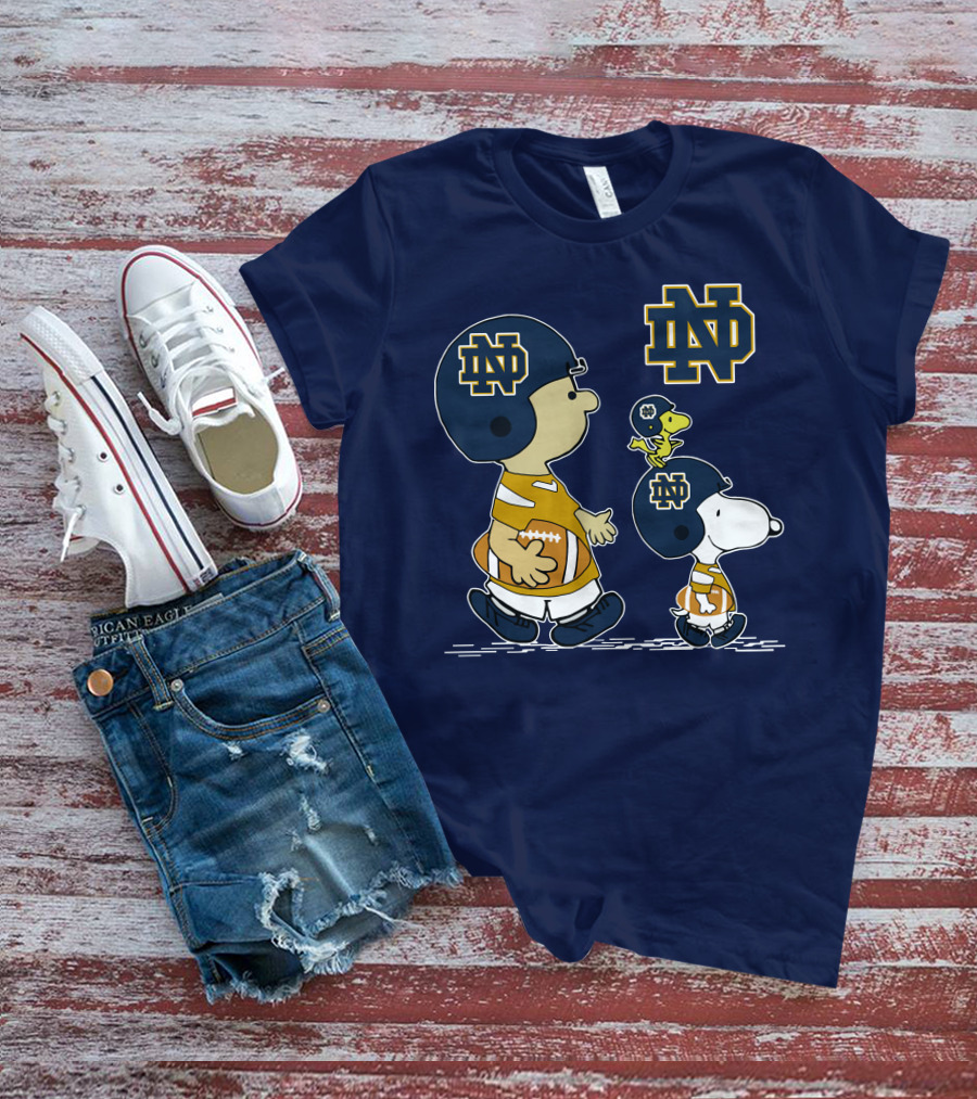 Notre Dame Fighting Irish Peanuts Characters Football Fan Scene T-Shirt