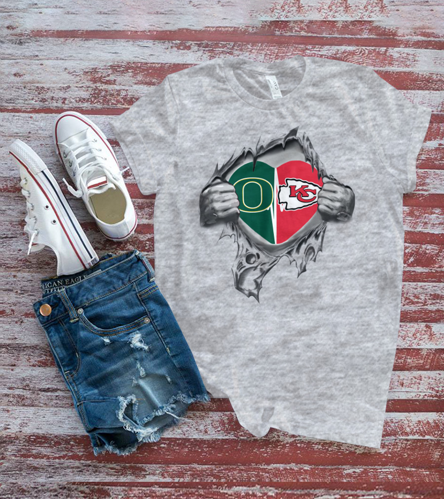 Chiefs Ducks Heart Peeking Design With Kansas City Logo And Oregon Emblem T-Shirt