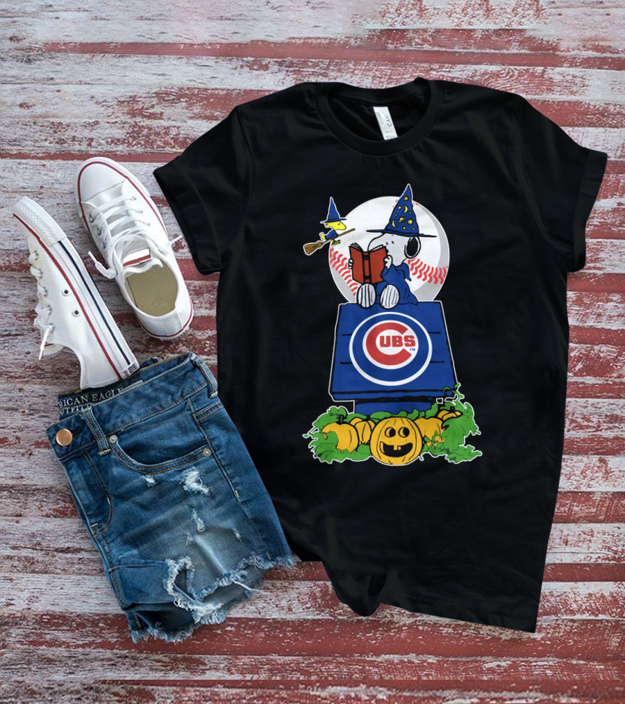 Snoopy Halloween Chicago Cubs With Baseball And Pumpkins T-Shirt