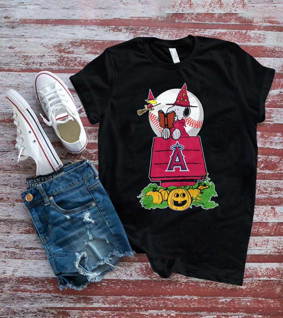 Snoopy And Woodstock Halloween Los Angeles Angels Baseball Pumpkin Scene T-Shirt