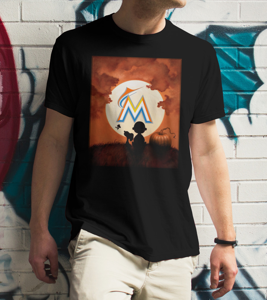 Halloween Miami Marlins Moonlit Silhouette And Pumpkin Scene T-Shirt