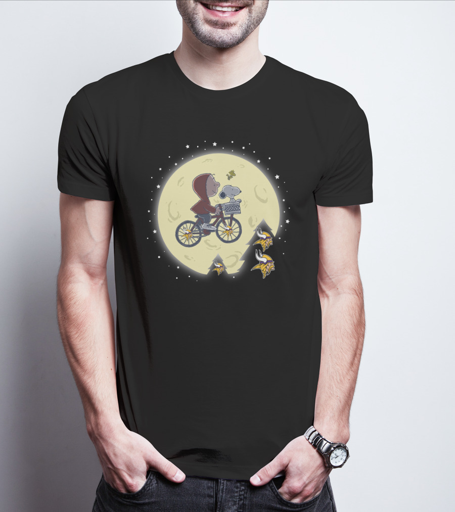 Halloween Minnesota Vikings Meets E.t. Moon Adventure With Peanuts Characters T-Shirt