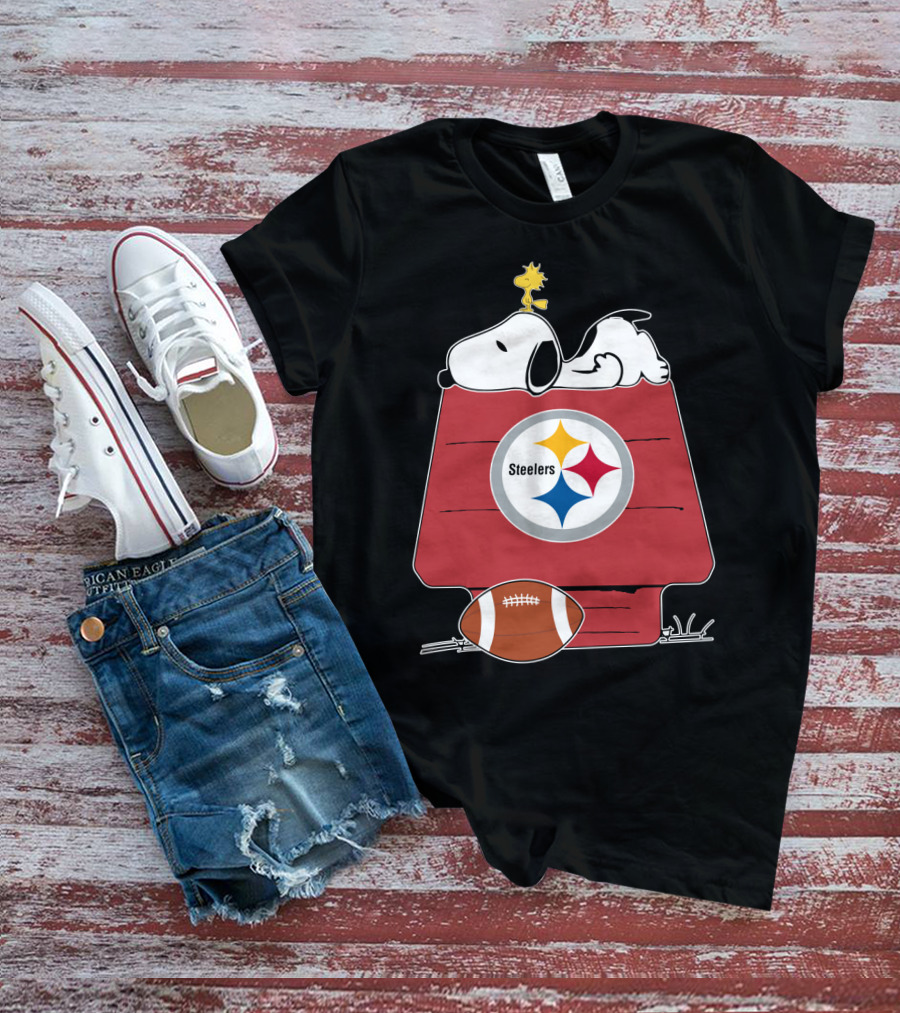Snoopy And Woodstock With Pittsburgh Steelers Logo And Football On Doghouse T-Shirt