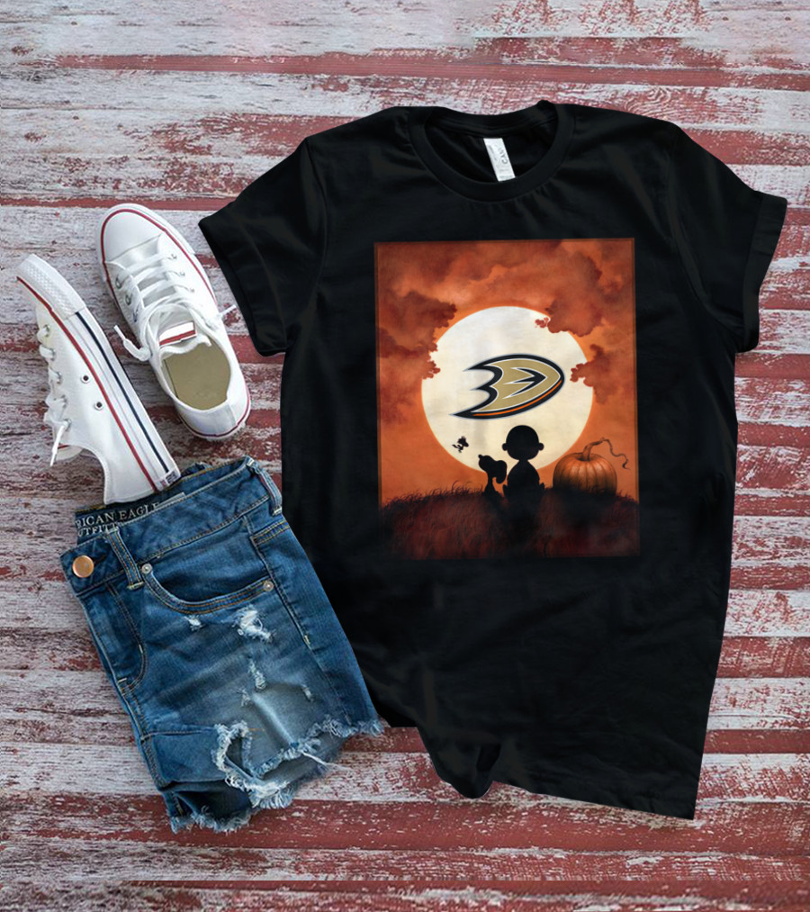 Anaheim Ducks Halloween Pumpkin Silhouette Moon Scene T-Shirt