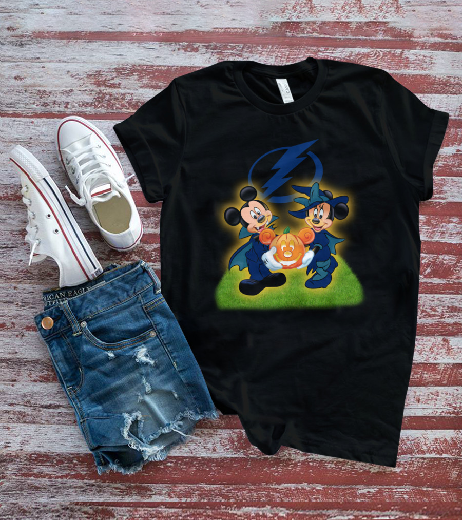 Halloween Tampa Bay Lightning Mickey And Minnie With Pumpkin T-Shirt