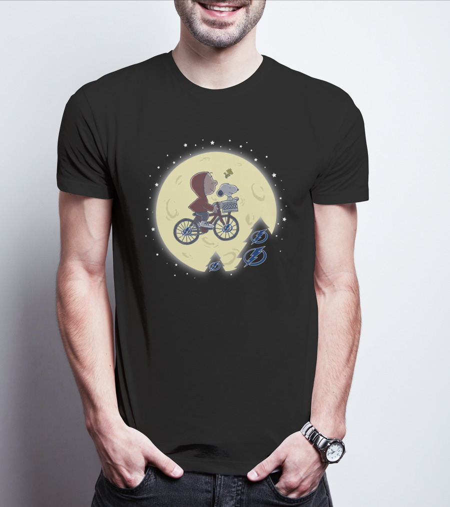 Halloween Tampa Bay Lightning Charlie Brown Snoopy Moon Bicycle Scene T-Shirt