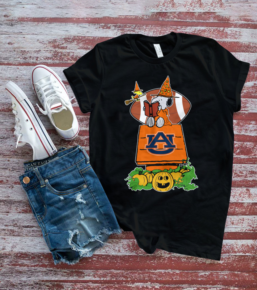 Auburn Tigers Halloween Football With Snoopy And Woodstocks Magic Pumpkin Scene T-Shirt