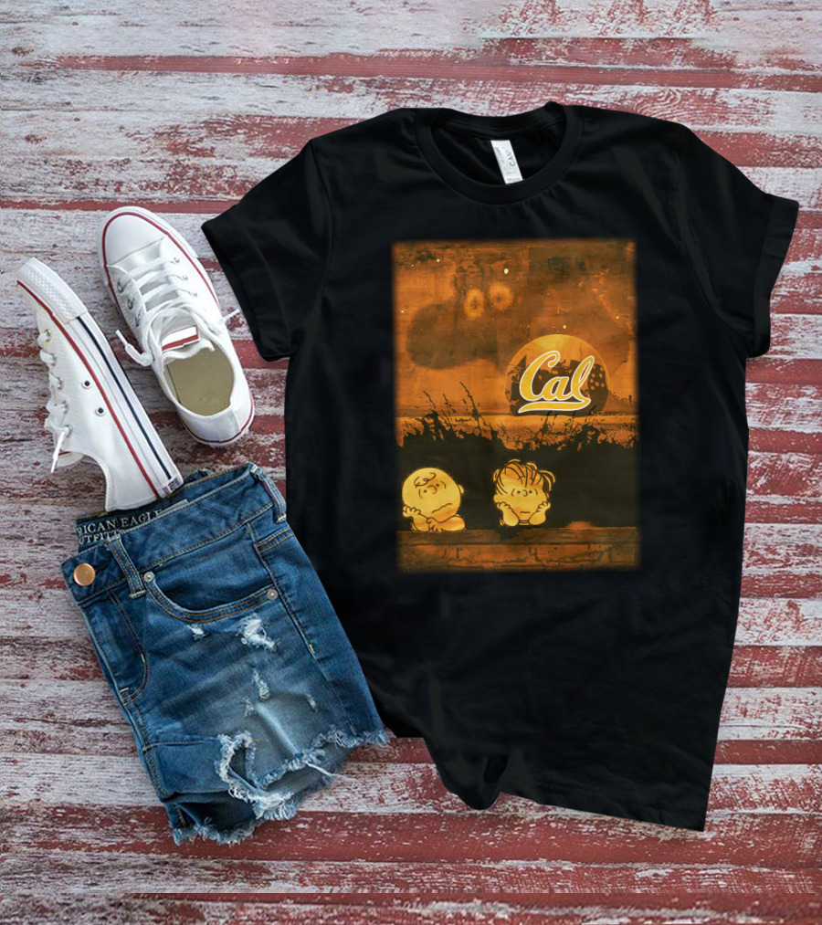 Cal Halloween Football With Charlie Brown And Linus Great Pumpkin T-Shirt