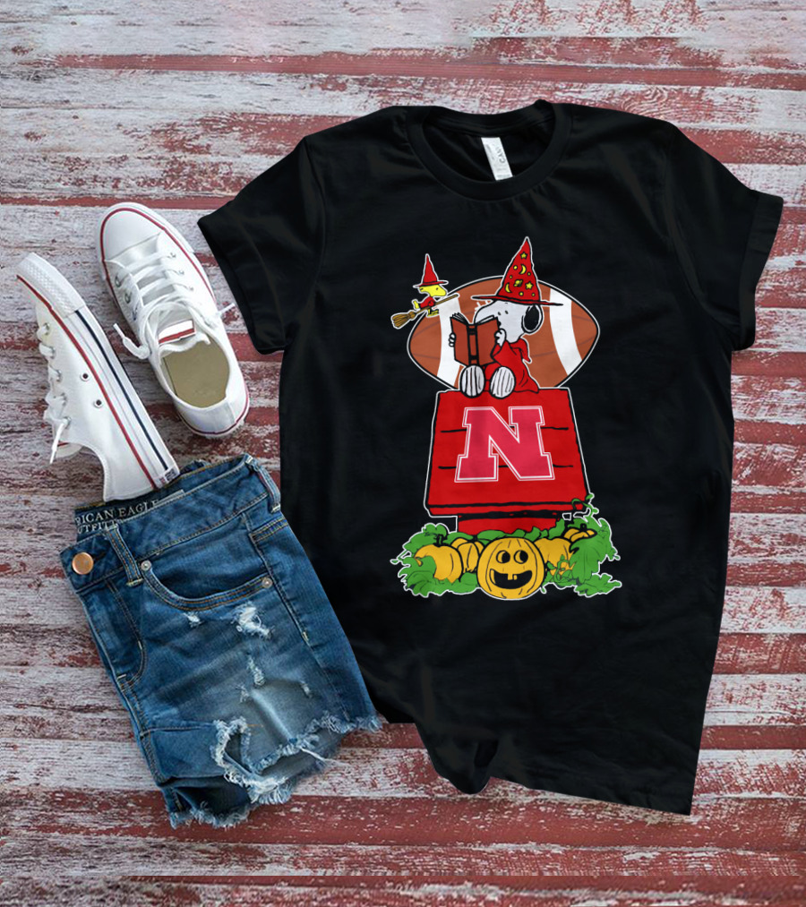 Halloween Nebraska Cornhuskers Football Snoopy Woodstock Pumpkin Patch T-Shirt