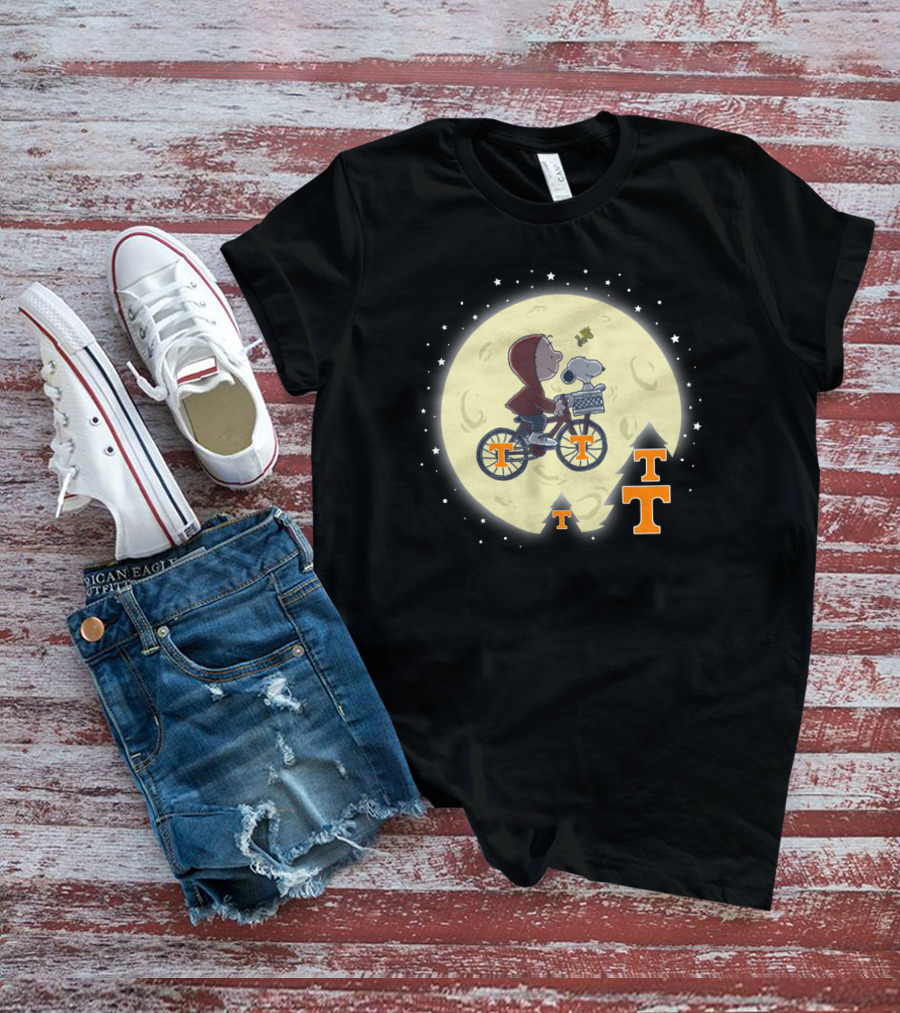 Halloween Tennessee VOLUNTEERS Football E.T. Moon Snoopy Charlie Brown Bicycle T-Shirt
