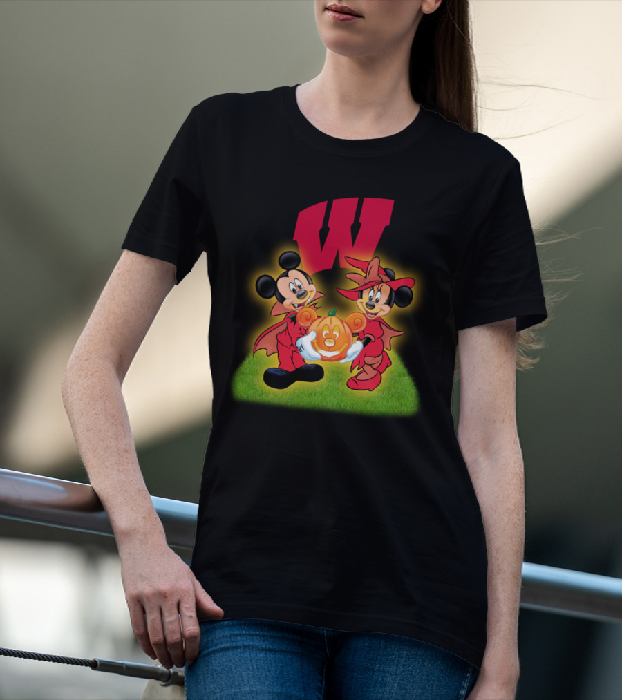Halloween Wisconsin Badgers Football Mickey Minnie Pumpkin T-Shirt