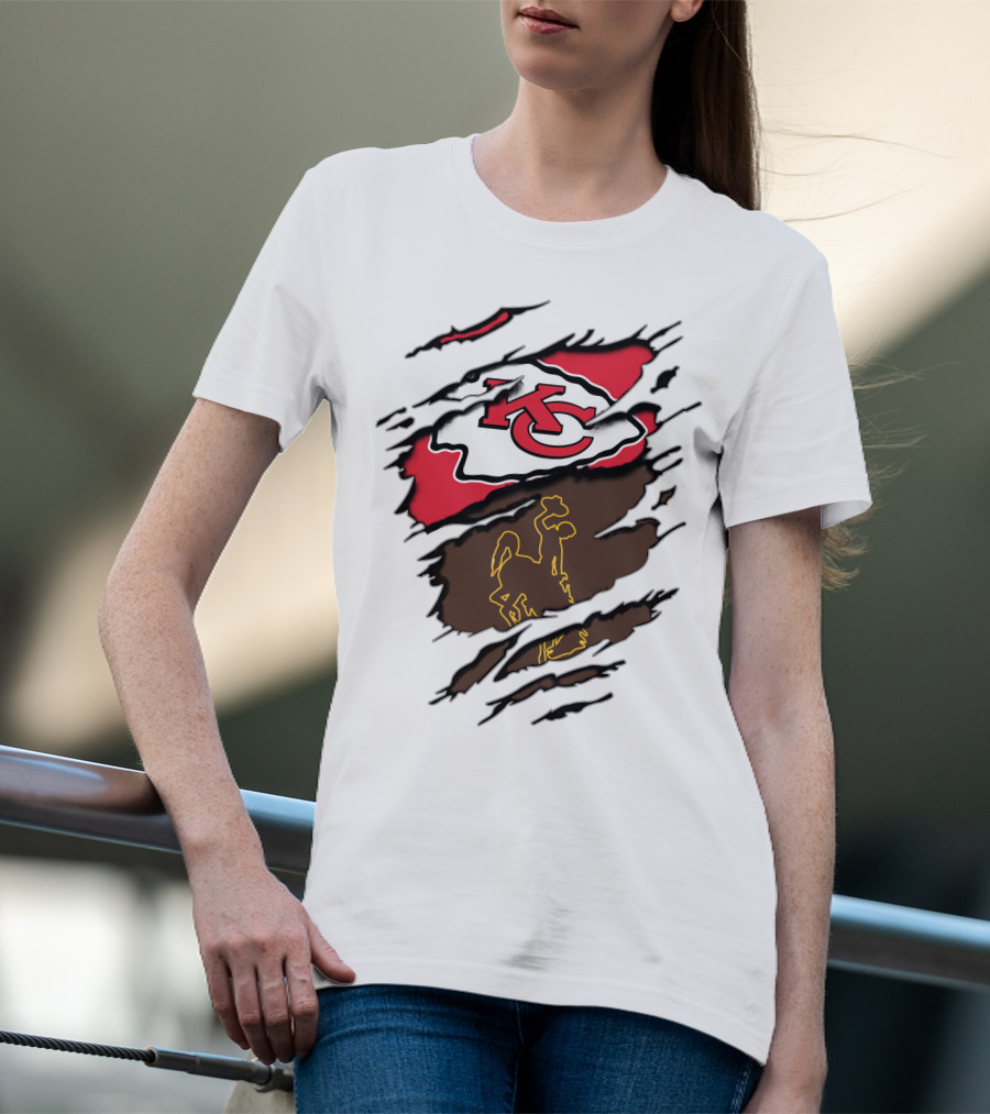 Kansas City Chiefs Wyoming Cowboys Logo Mashup T-Shirt