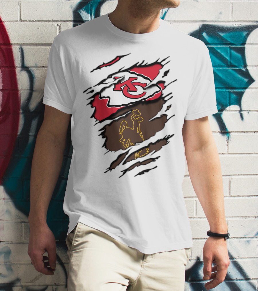 Kansas City Chiefs Wyoming Cowboys Logo Mashup T-Shirt